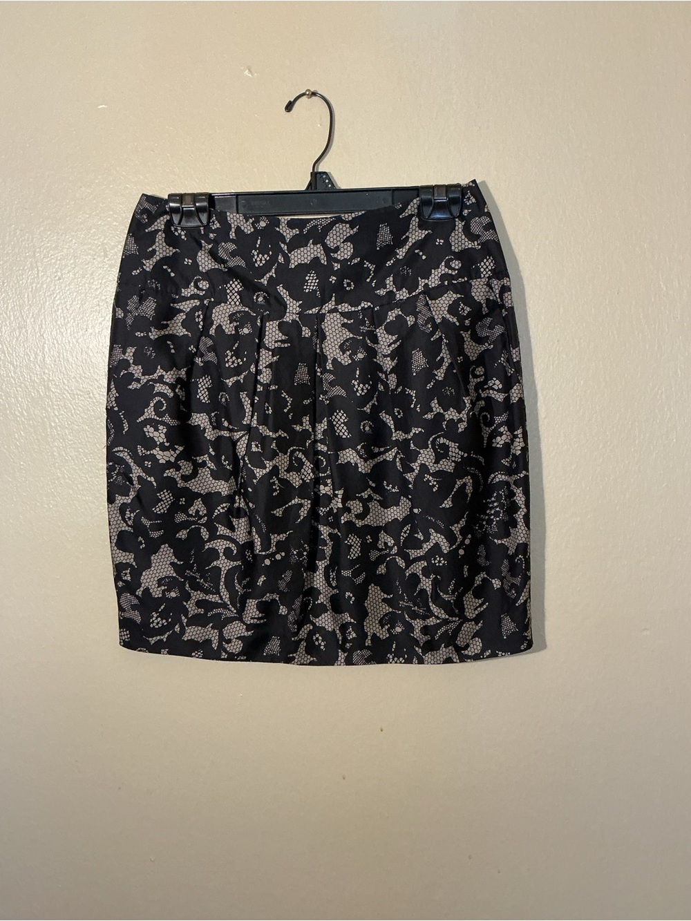 Banana Republic 100 % Silk Skirt Black & Tan Lace Print Lined - Picture 9 of 10